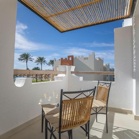 Sunrise Tucana Resort Grand Select 洪加達 客房 照片 A balcony