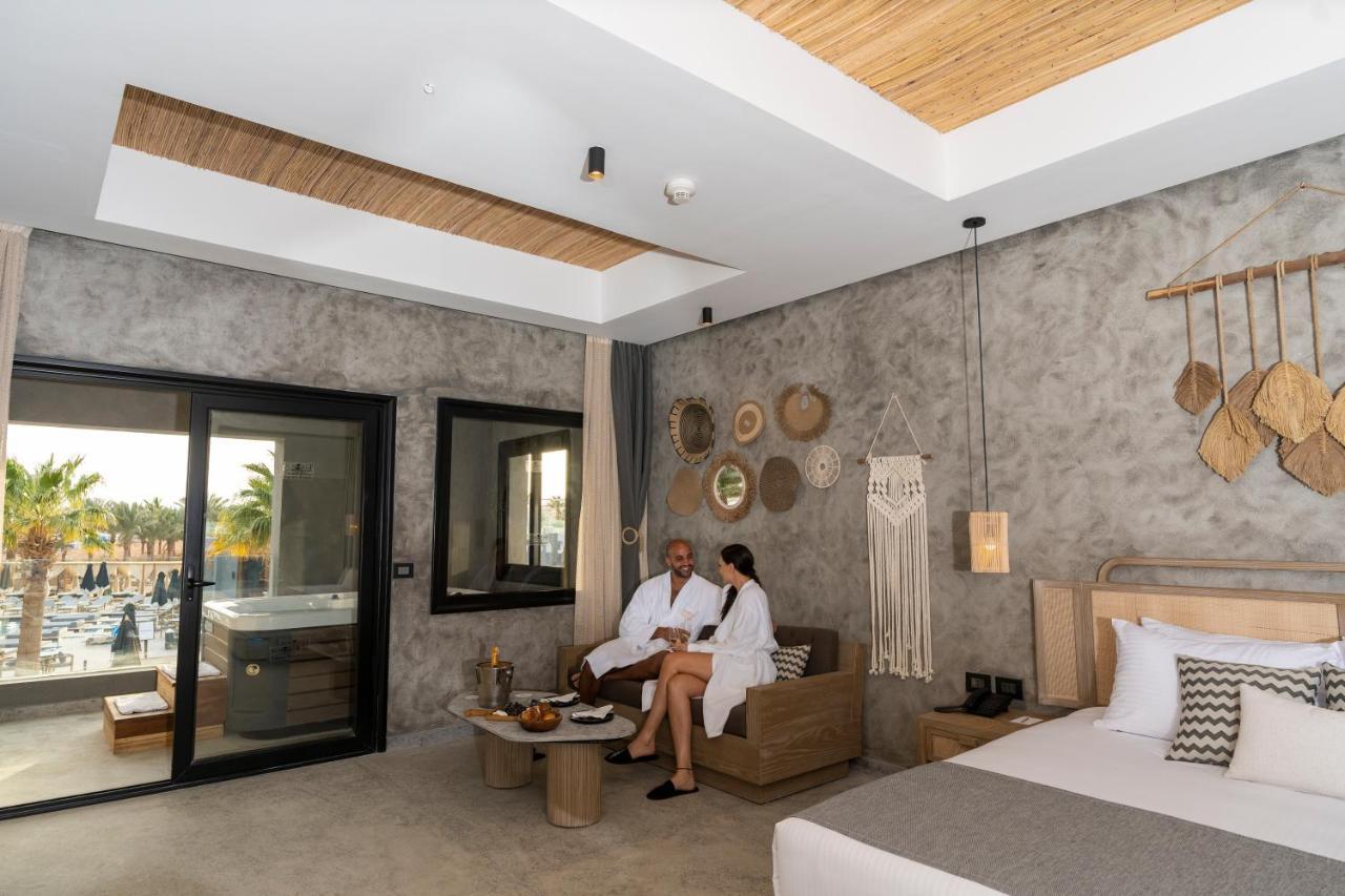 Sunrise Tucana Resort Grand Select 洪加達 外观 照片 A room at the hotel
