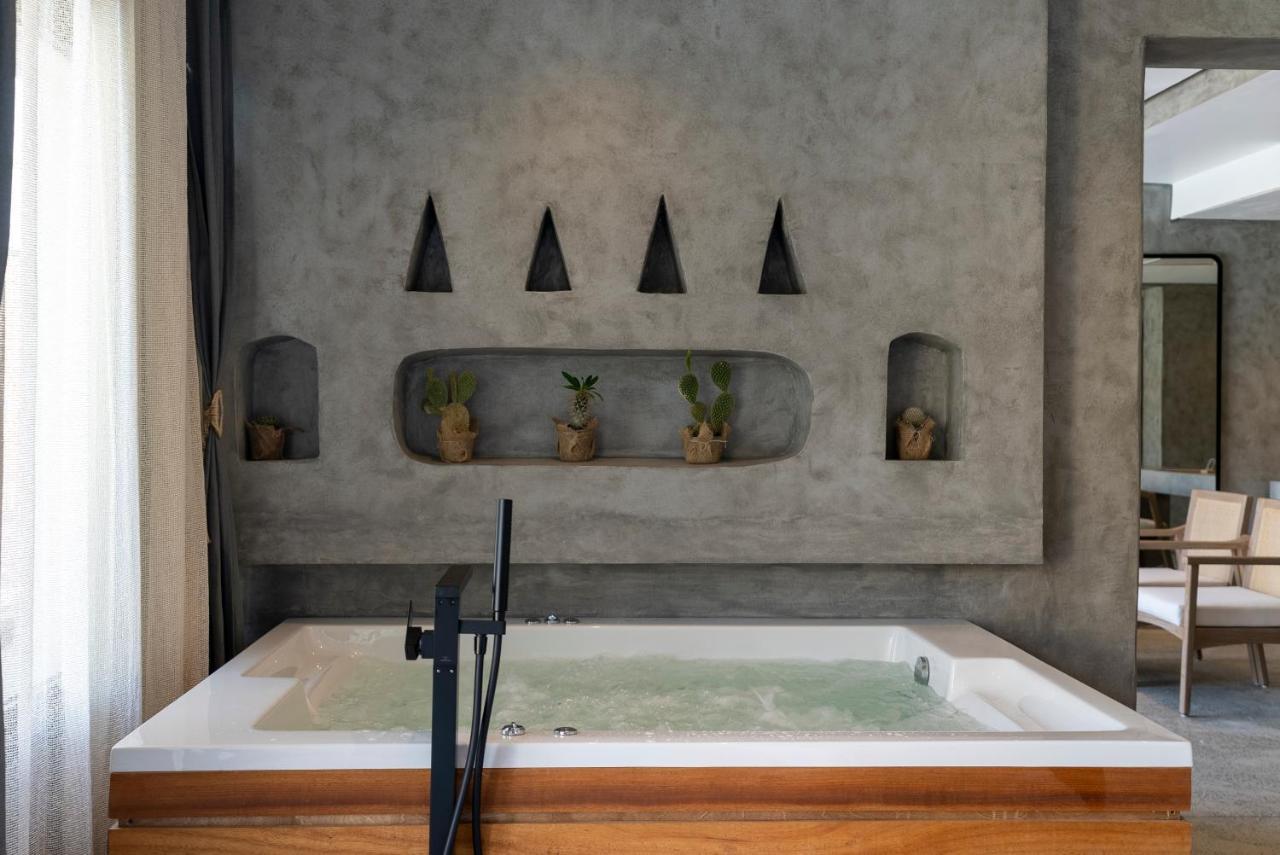 Sunrise Tucana Resort Grand Select 洪加達 外观 照片 A bathtub